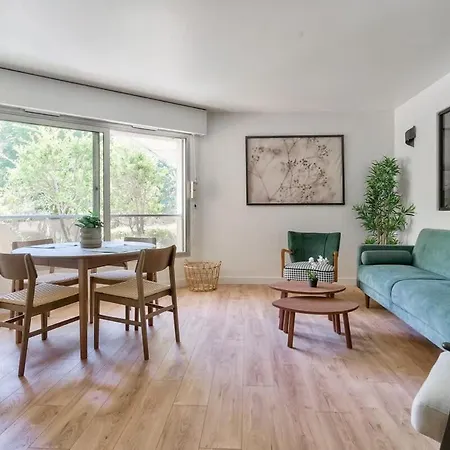 Beau Deux Pieces Au Coeur De * Neuilly-sur-Seine